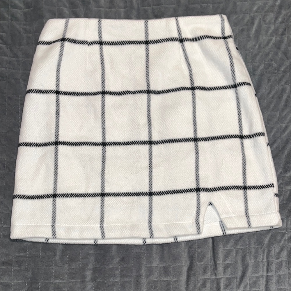 Lulu's White and Black Mini Pencil Skirt for Work
